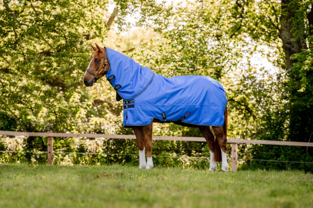 Horseware Amigo Hero 600D Ripstop lite 100g Plus blue / navy