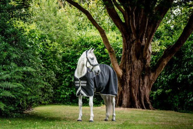 Abverkauf!!! Horseware Amigo ® Bravo 1200D 0g black /Titanium T-Verschluss