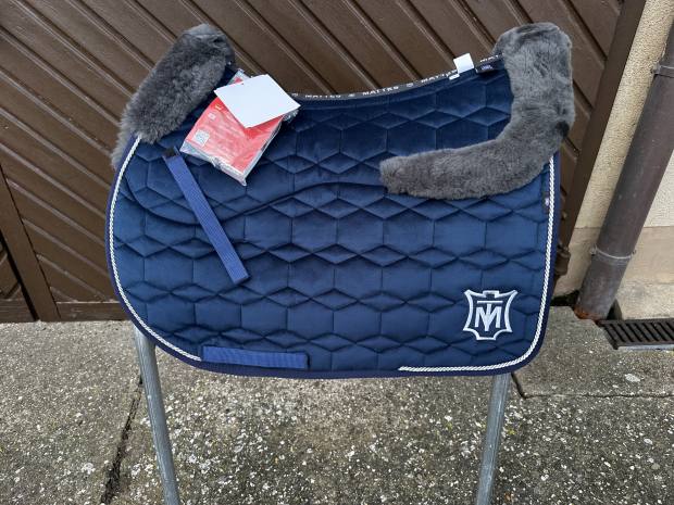 Mattes Schabracke Springen L Lammfell Samt navy